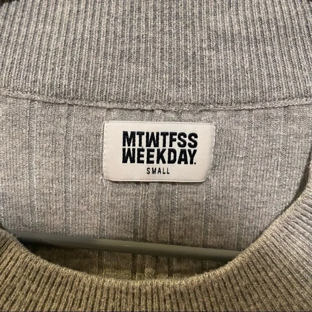 MTWTFSS Weekday Ribbed Crew Neck Long Sleeve Pullover Sweater in Gray Small